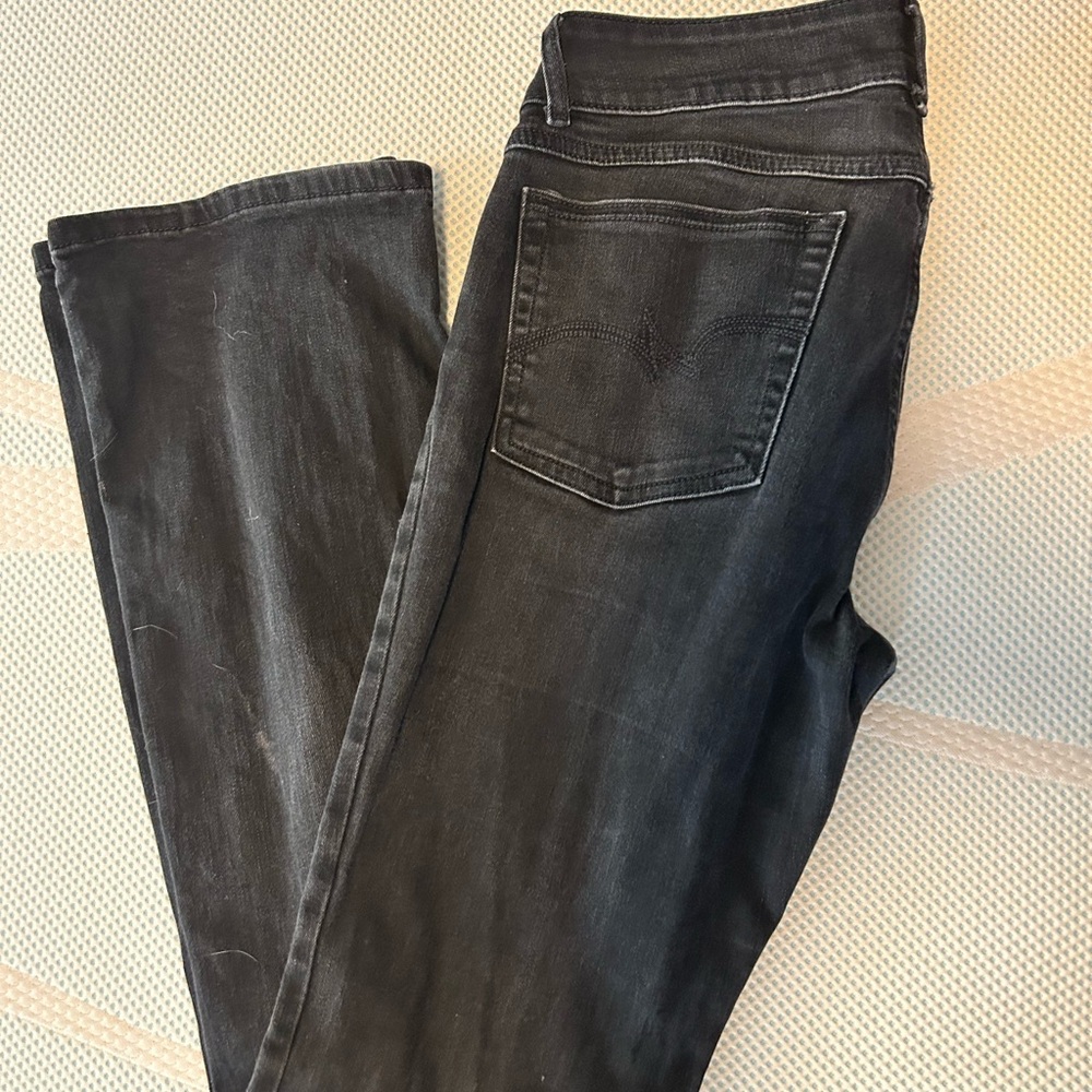 Wrangler Bootcut - Picture 1 of 2
